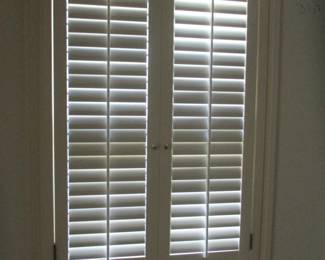 PLANTATION SHUTTERS
