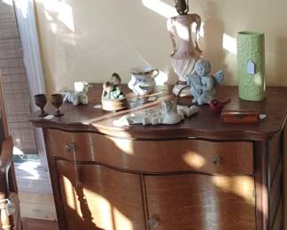 Beautiful quarter Sone Oak wash stand with Serpentine front