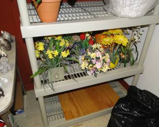Floral items and wreath