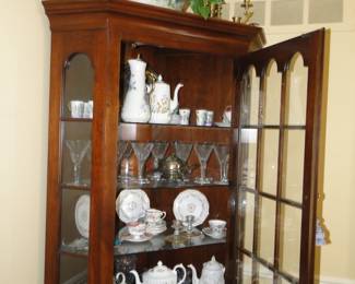 This is another great corner cabinet, more traditional, but not that Mid Century Modern one that is oh so beautiful