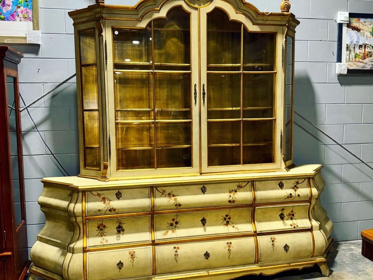 Gorgeous China Cabinet Orlando Estate Auction