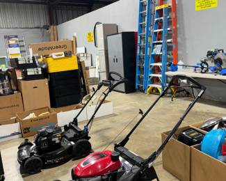 Lawn Mowers and Ladders Orlando Estate Auction