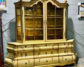 Gorgeous China Cabinet Orlando Estate Auction