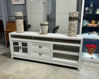 Console and Granite Plant Holders Orlando Estate Auction