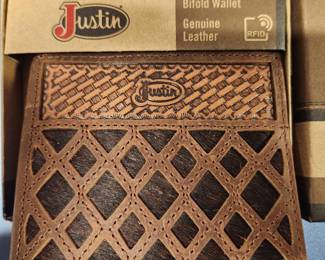 Justin Leather Wallet - New in Box, Retail $60+, great gift!