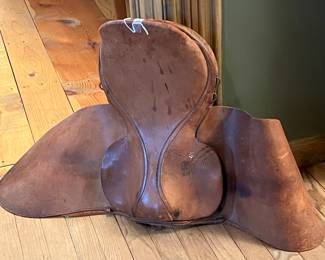 LEATHER SADDLE