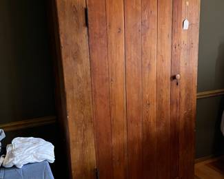 PRIMITIVE CABIN CABINET