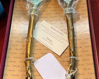 Table art serving utensils