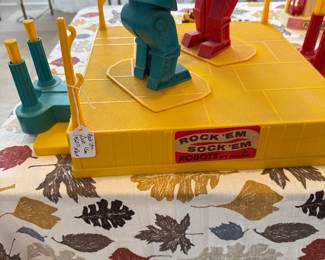 Vintage rock 'em Sock 'em robot game by Marx