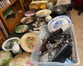 collector plates    ,  glasses to wear