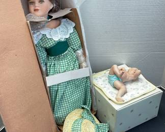 Ashton Drake New born Baby Heritage Signature Collection Vintage Doll