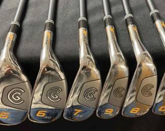 Cleveland HiBore Iron Set With Odyssey Whitehot Putter