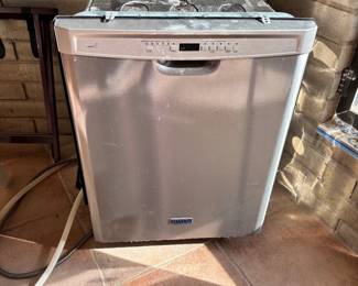 Stainless Steel Maytag Dishwasher
A modern stainless steel Maytag dishwasher in good condition, ready to bring convenience to any kitchen. Functional and stylish, it’s an excellent choice for upgrading appliances.
