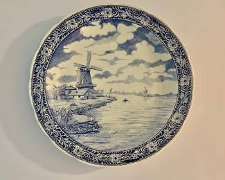 Large Delft Charger