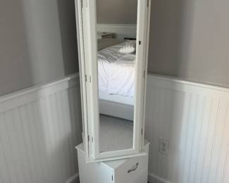 Rotating Jewelry Tower