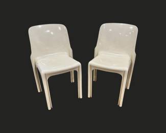Set of 4 - MCM white Selene stackable chairs by Vico Magistretti for Artemide, Italy