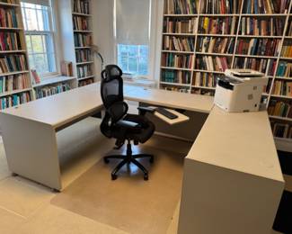 3-Piece office Desk with slide-out keyboard shelf