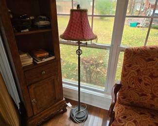 Lamps galore! We have big lamps and little lamps and medium size lamps and floor lamps and office lamps and table lamps and modern lamps and Victorian lamps and hurricane lamps and gone with the wind lamps and did I mention we had lamps?