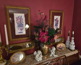 Check out the pictures in the background, they may be Rembrandts ...just kidding! They are priced to sale though!