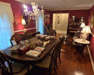Absolutely beautiful formal dining/living room.