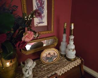 It's so pretty, if you buy the piano you might want to get all the decorations on top!
