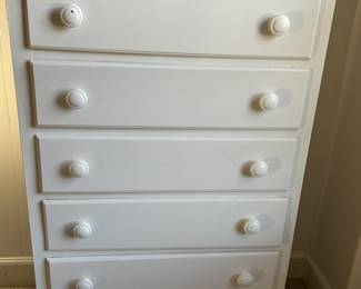 chest of drawers