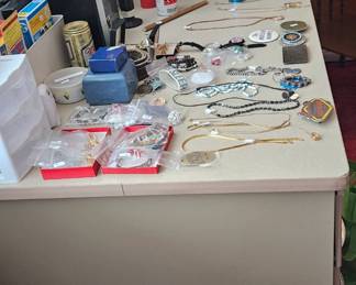 Desk stuff and jewelry