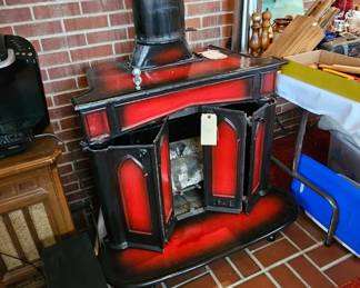 Monarch gas stove, cast iron, enameled