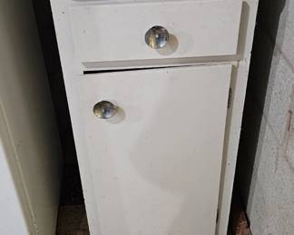 Cute Formica top unit