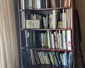 BOOKS & BOOKSHELF
