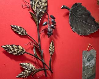 ACCENT WALL HANGINGS