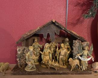VINTAGE ITALIAN NATIVITY WITH CRECHE