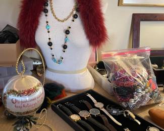 MANNEQUIN BUST, WATCHES INCLUDING FOSSIL & SEIKO, JEWELRY CRAFT BAG