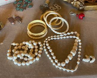 VINTAGE COSTUME JEWELRY