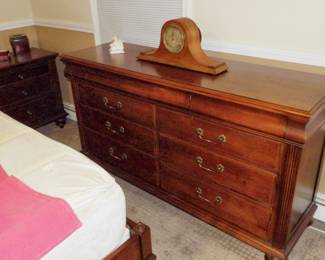 Ethan Allen Mahogany Double Dresser