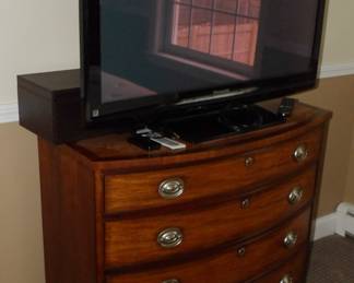 Ethan Allen Mahogany Hepplewhite Style Bow Front Four Drawer Chest