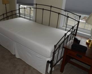 Twin Size Daybed