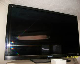 Sony Bravia 46" w/remote