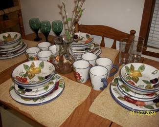 Oneida Vintage Fruit Dishes