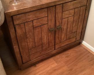 Drexel end table with bottom storage