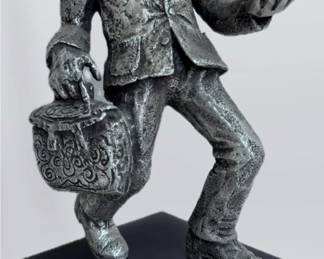 19 Metal Statue Of A Laughing Man