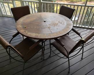Round Patio Table with 4 Chairs