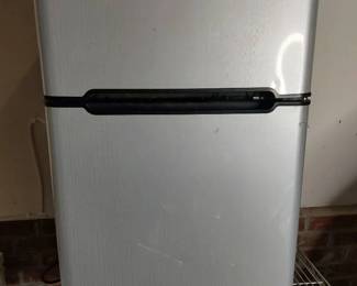 Dorm Fridge with Freezer