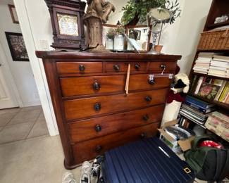 Wood dresser