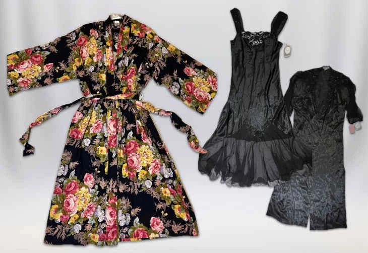 001 Vintage Christian Dior Floral Robe Black Sleepwear Set
