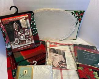 Vintage Christmas Placemats, Table Linens, Woven Throw