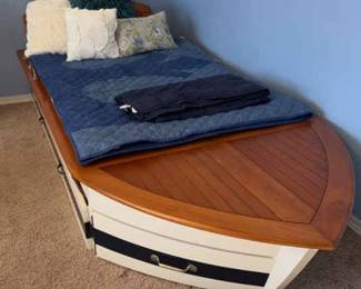  Pottery Barn Kids Boat Bed With TrundleTwin