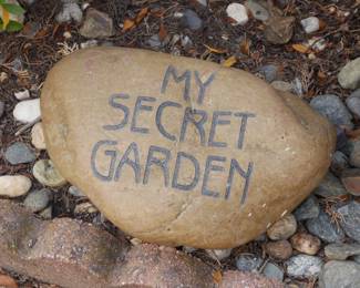 "My Secret Garden" Rock | View detailed pictures and descriptions on placerauctions.com