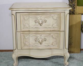 Pair of Bassett French Provincial Nightstands | View detailed pictures and descriptions on placerauctions.com
