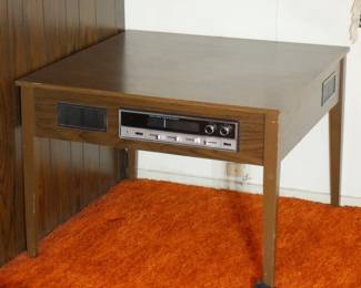 Wilshire 73-1C Solid State AM/FM Multiplex Table | View detailed pictures and descriptions on placerauctions.com